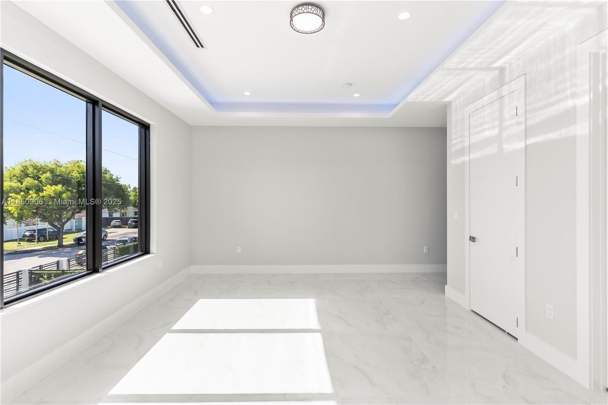 Empty room, Interior, Marble, Recessed Lighting