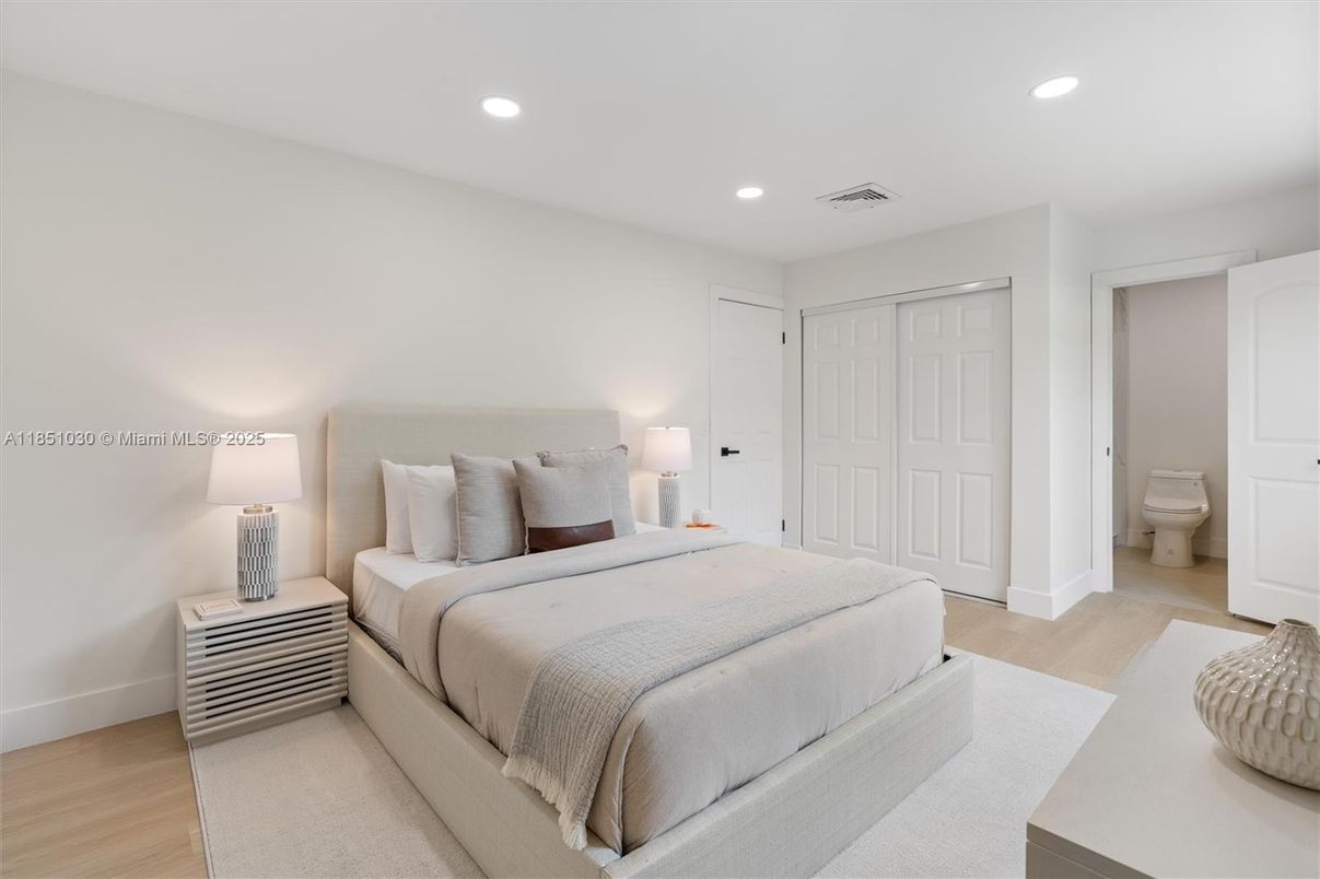 Bathroom, Bedroom, Interior, Recessed Lighting, Wood Texture Flooring
