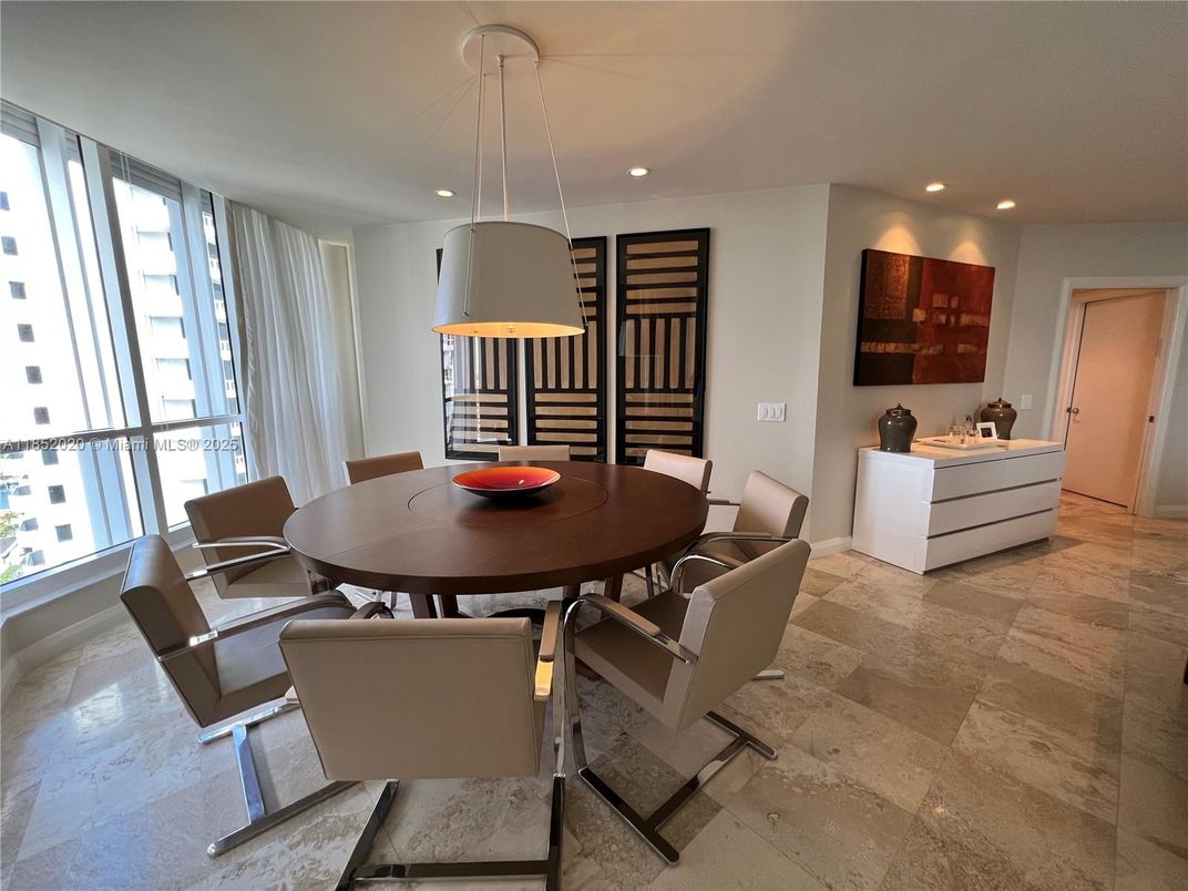 Dining room, Interior, Pendant Lights, Recessed Lighting