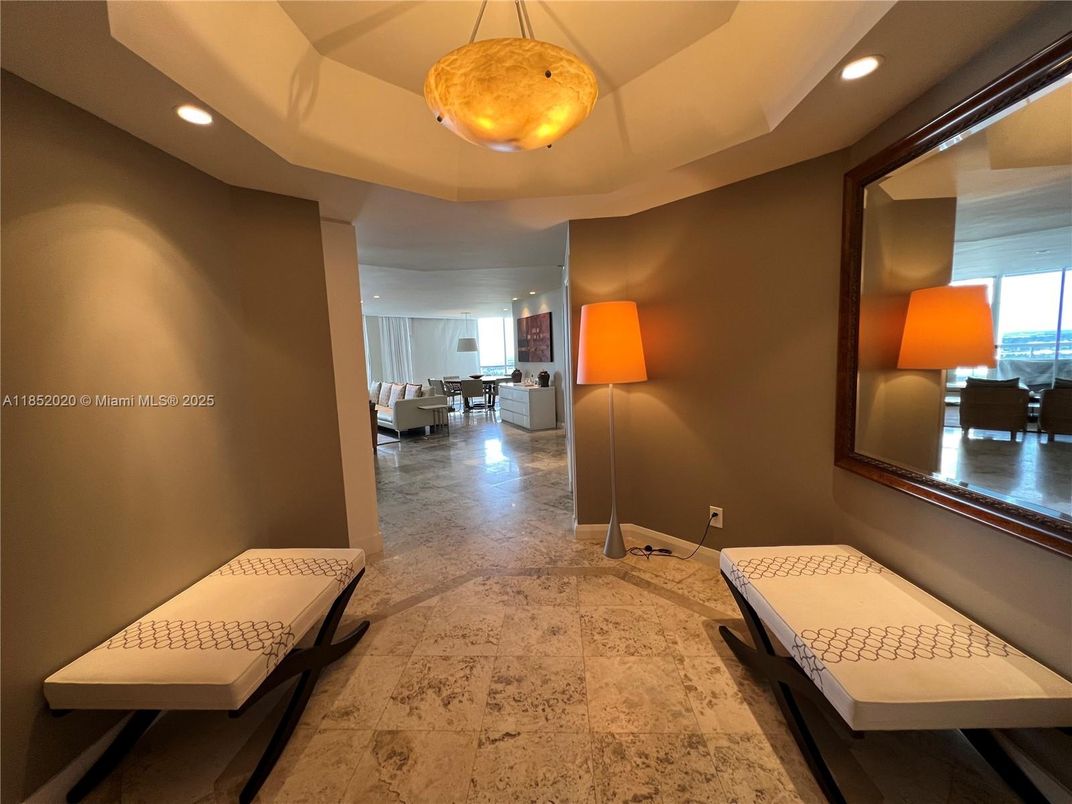 Dining room, Interior, Pendant Lights, Recessed Lighting