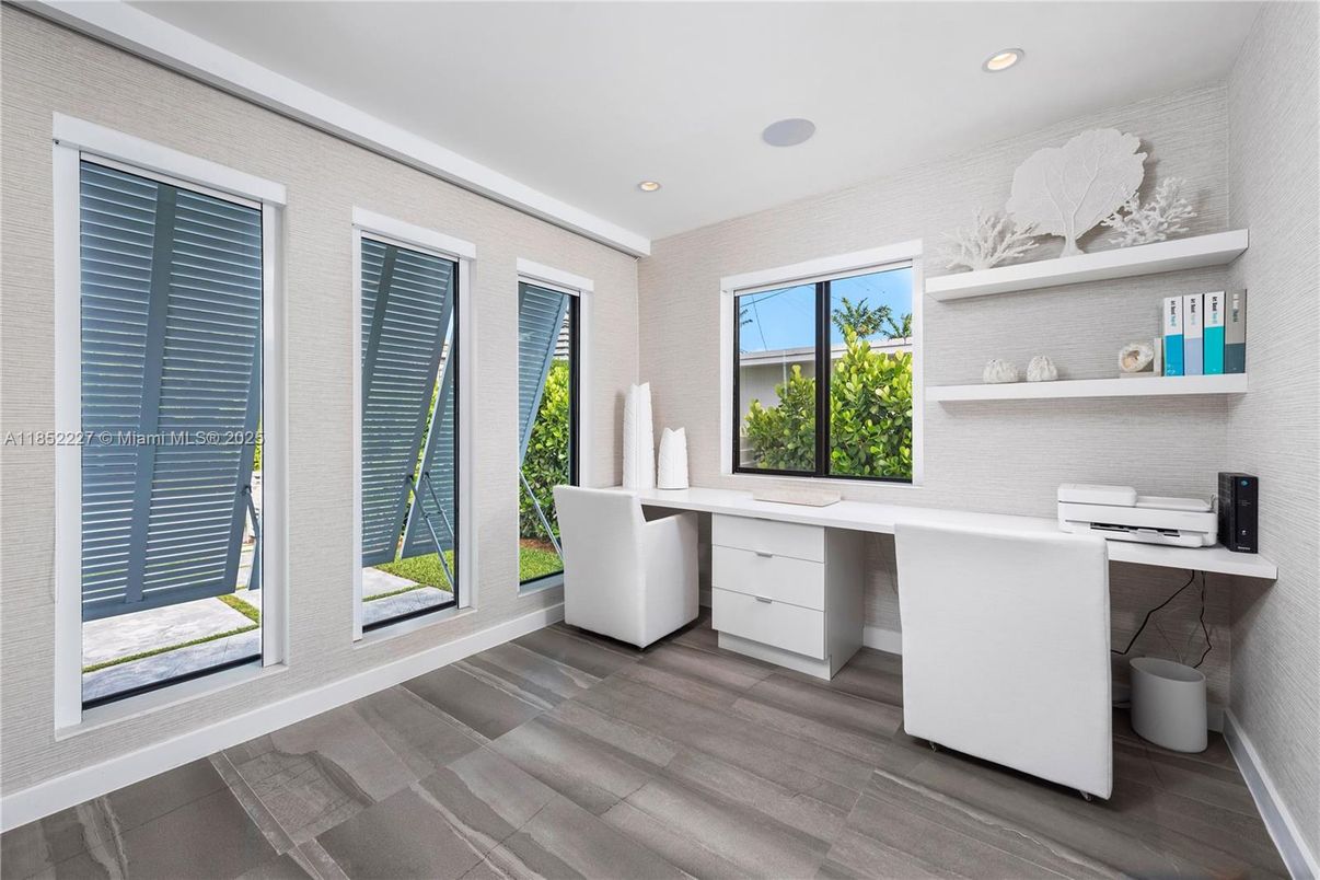 Home Office, Interior, Recessed Lighting, Wood Texture Flooring