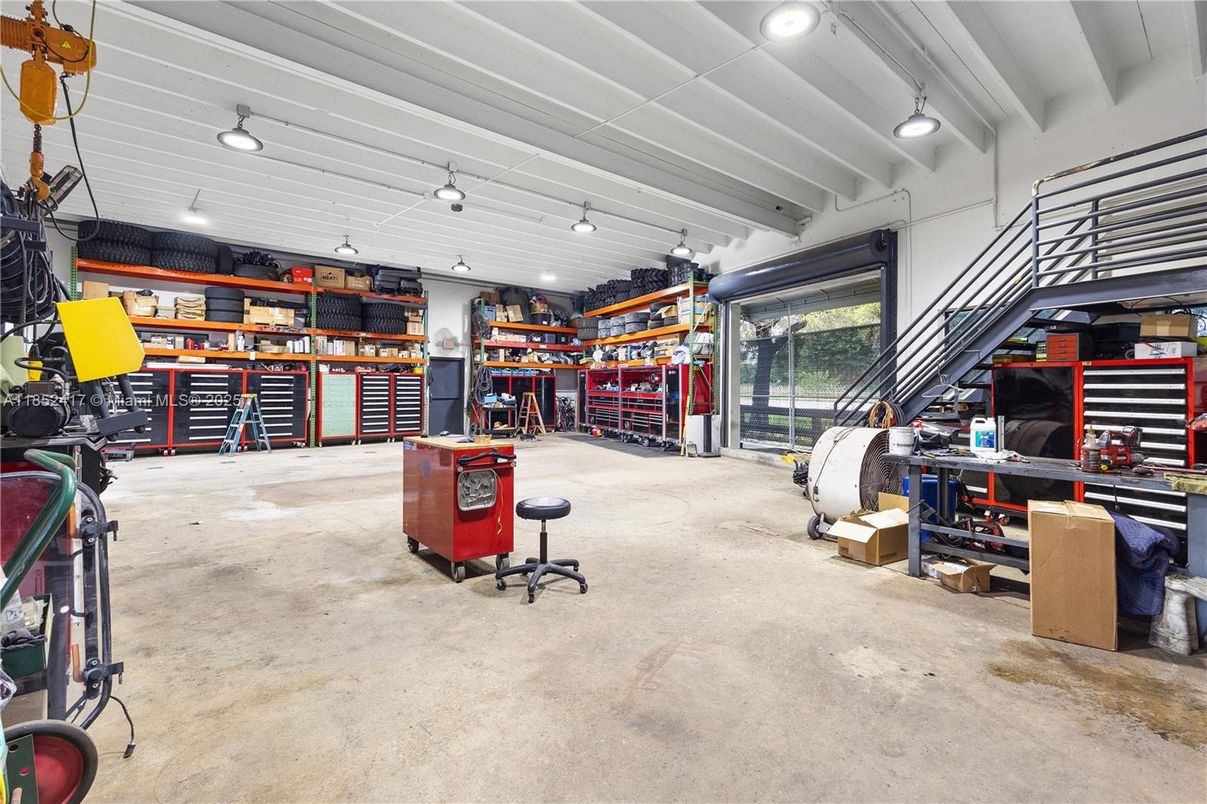 Garage, Interior, Recessed Lighting