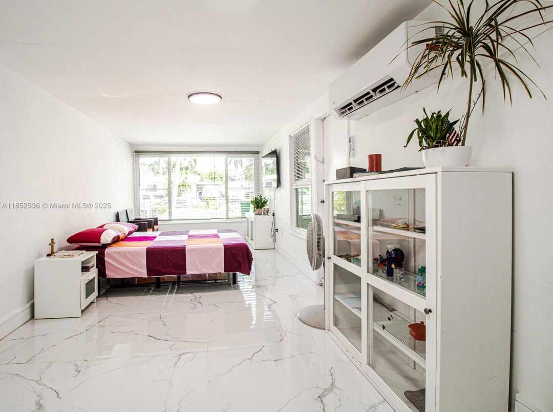 Bedroom, Interior, Marble, Recessed Lighting