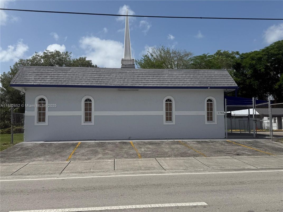 Exterior, Facade, Cape Cod