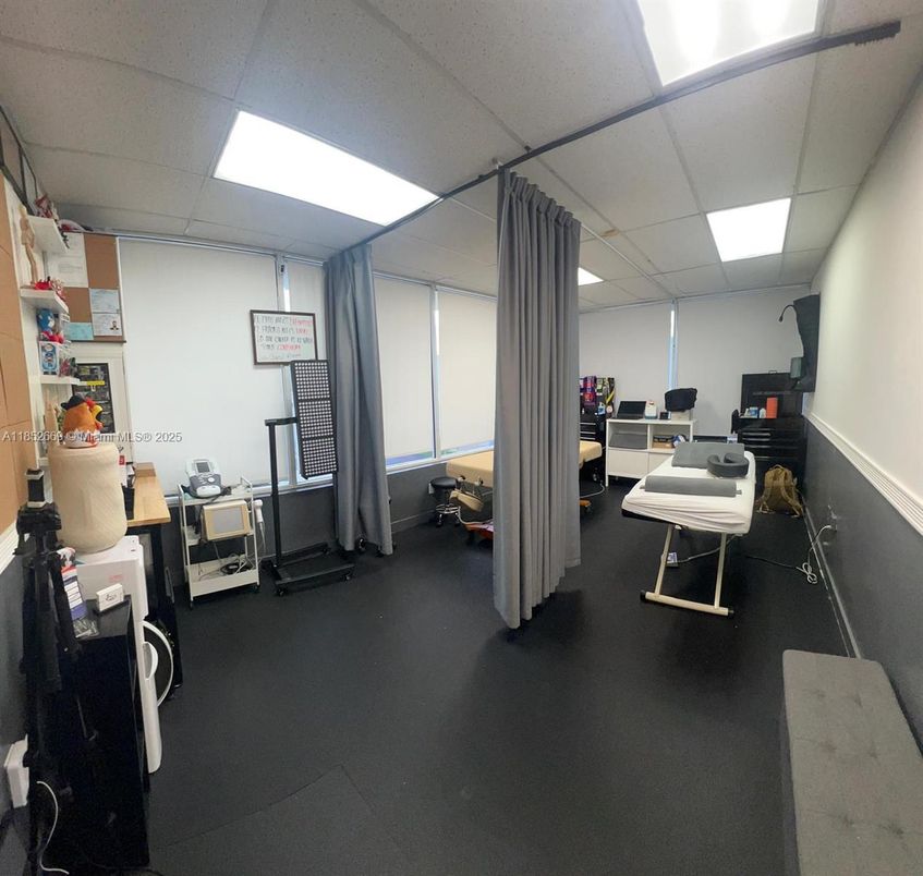 Fitness Equipment, Interior, Recessed Lighting