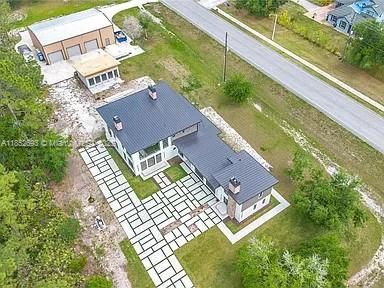 Exterior, Drone