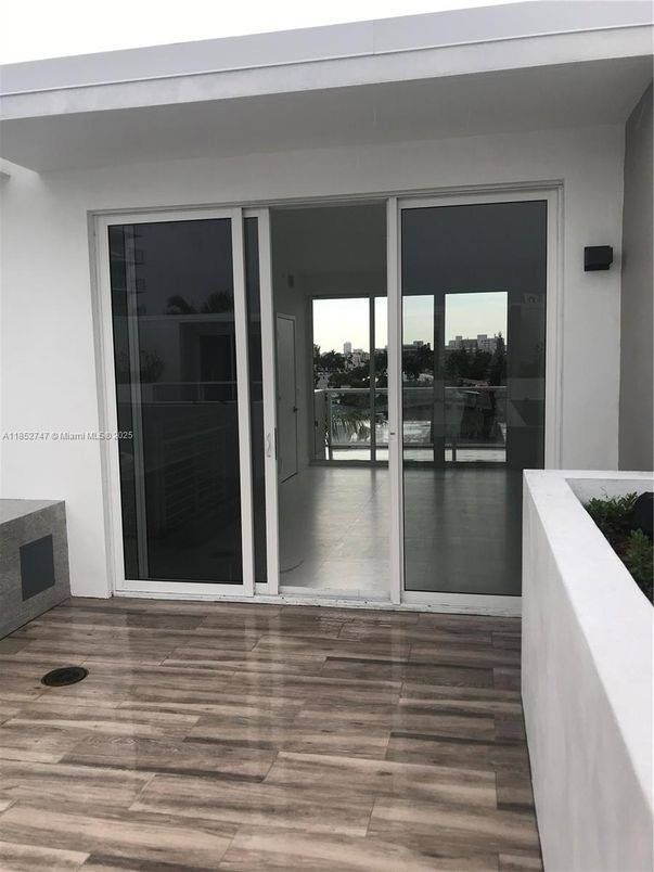 Exterior, Wood Texture Flooring