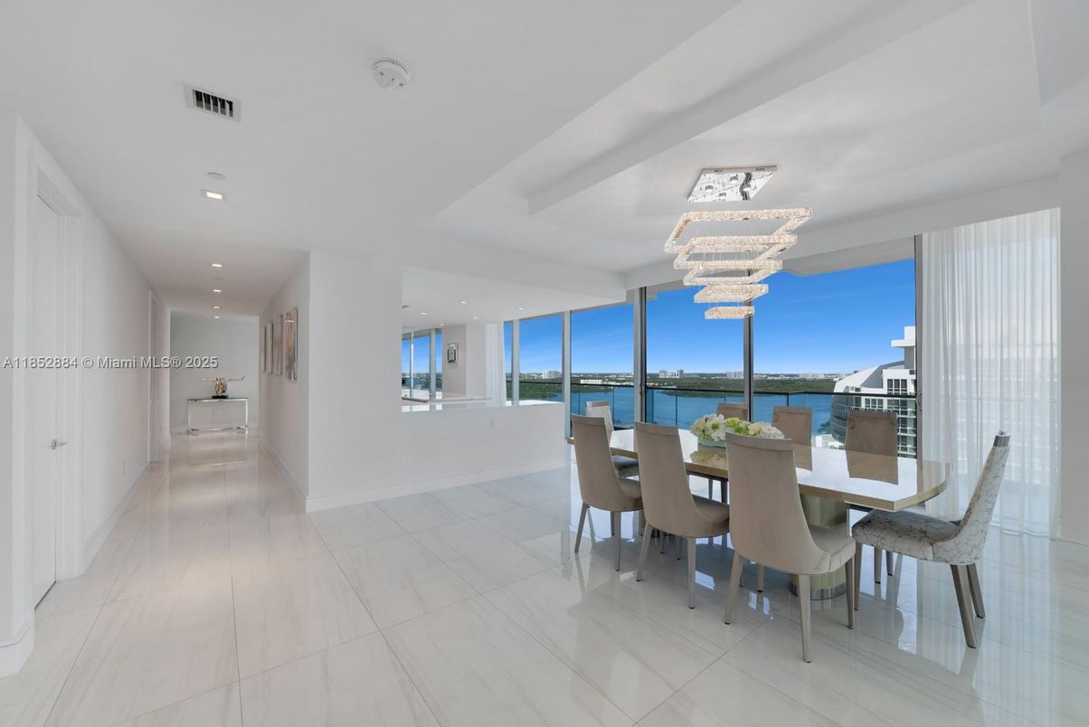 Dining room, Interior, Recessed Lighting, Water
