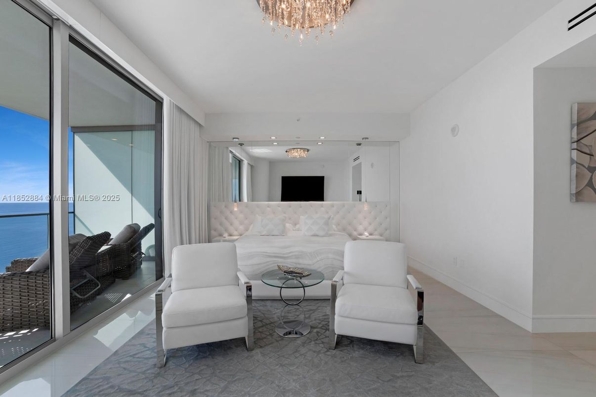 Interior, Living room, Recessed Lighting, Water