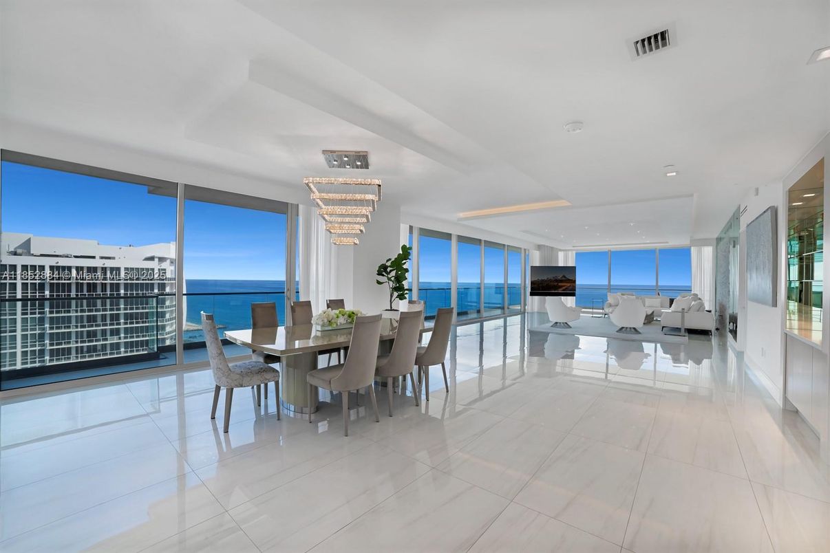 Chandelier, Dining room, Interior, Recessed Lighting, Water