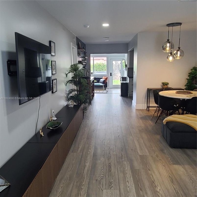 Dining room, Interior, Pendant Lights, Recessed Lighting, Wood Texture Flooring