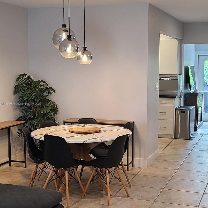 Dining room, Interior, Pendant Lights