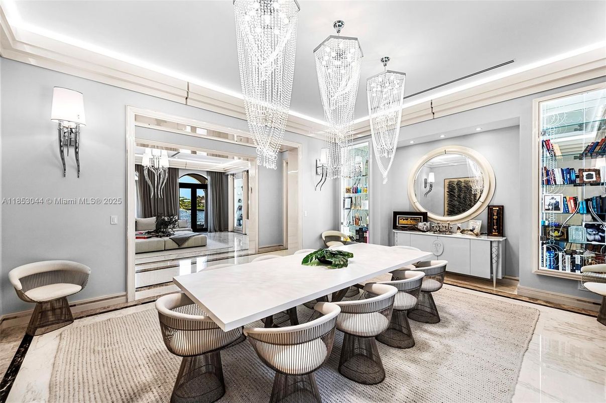 Chandelier, Dining room, Interior
