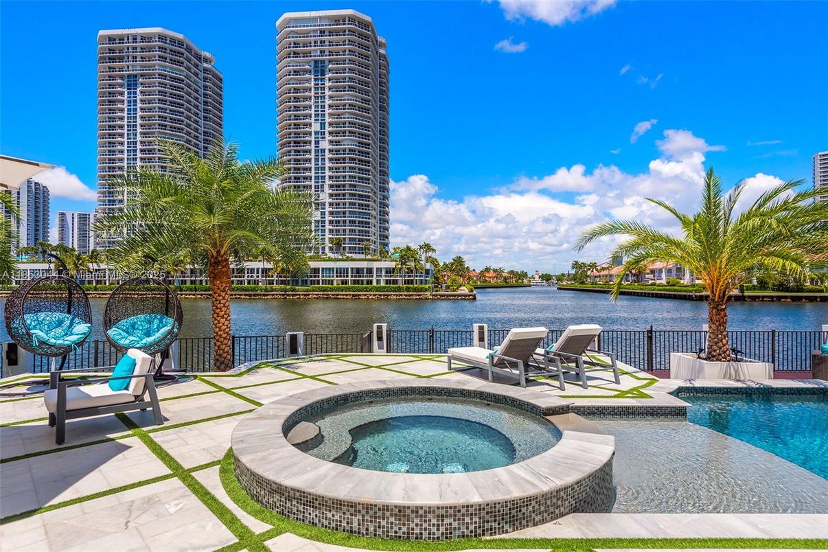 Exterior, Pool, Water