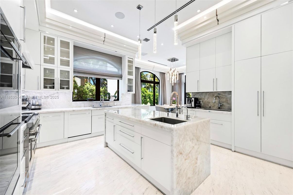 Interior, Kitchen, Marble, Pendant Lights, Recessed Lighting