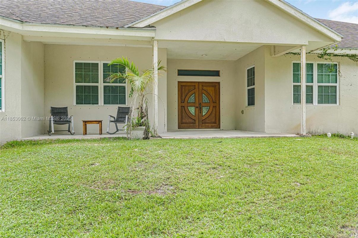 Backyard, Exterior