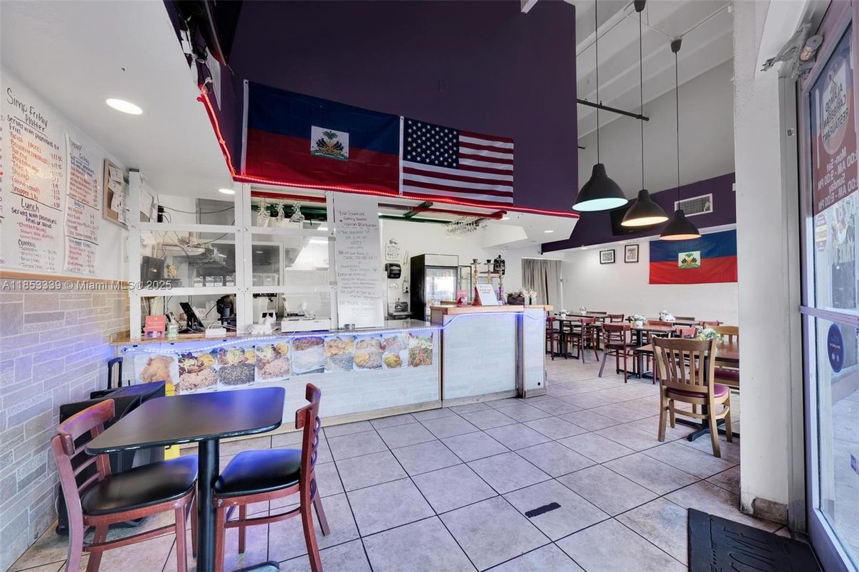Dining room, Interior, Pendant Lights, Recessed Lighting, Stone Walls