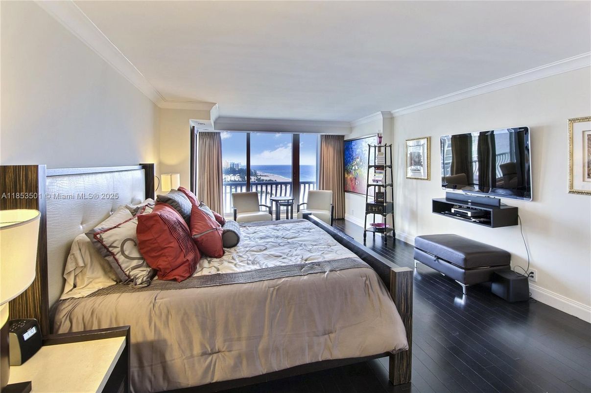 Bedroom, Interior, Water, Wood Texture Flooring