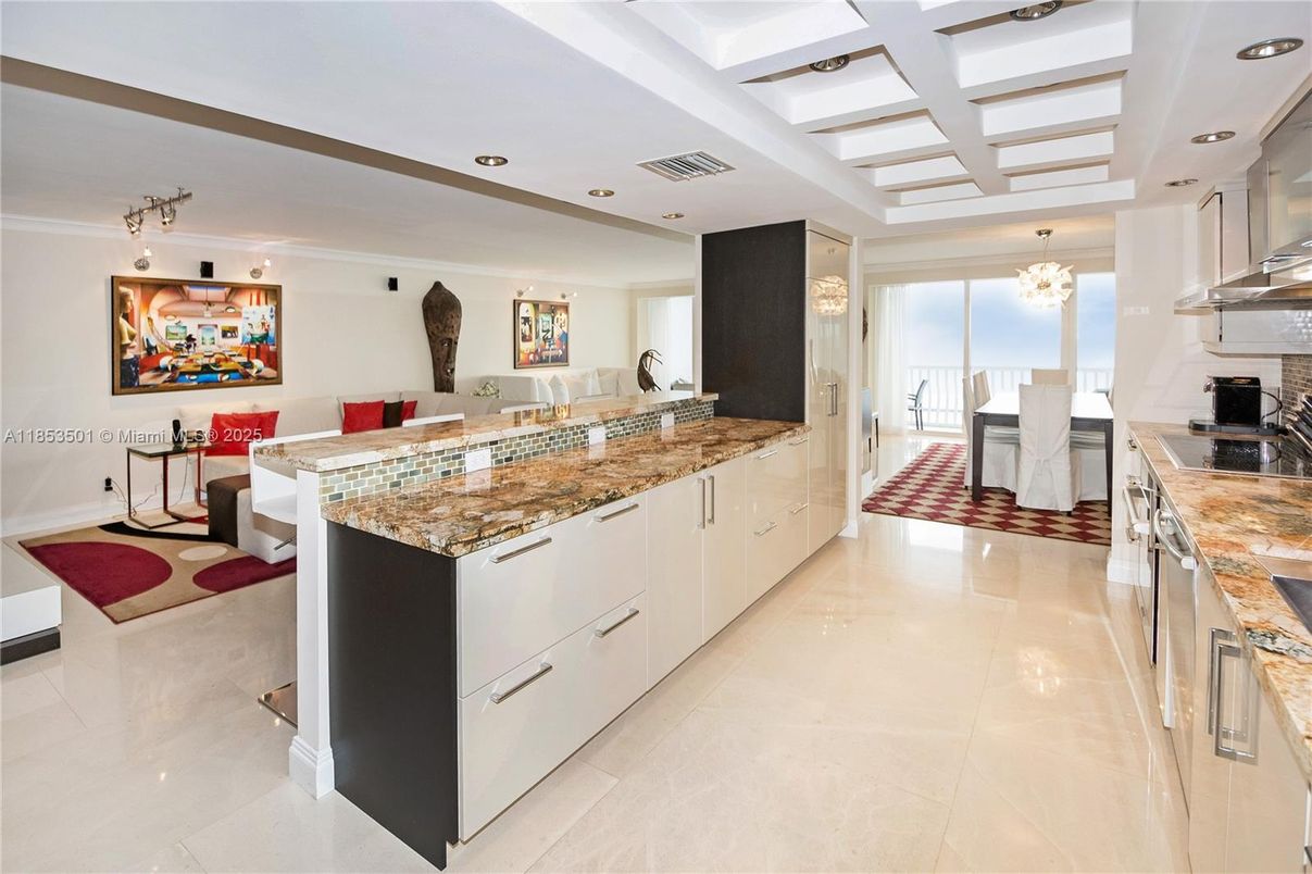 Chandelier, Dining room, Interior, Kitchen, Recessed Lighting