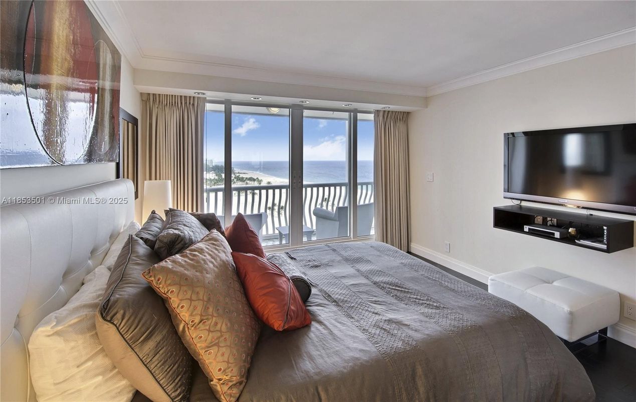 Bedroom, Interior, Water