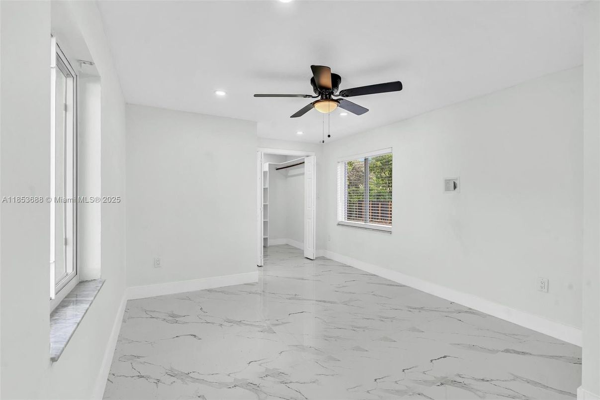 Empty room, Interior, Marble, Recessed Lighting