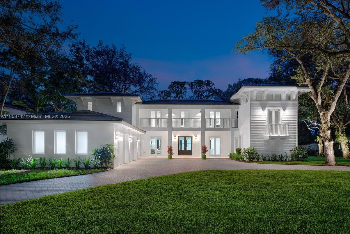 Backyard, Exterior, Facade, French Provincial