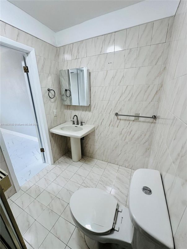 Bathroom, Interior, Marble Walls