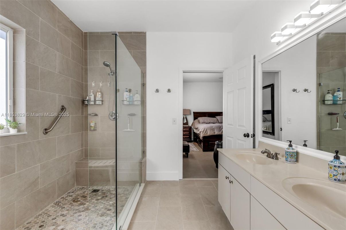 Bathroom, Bedroom, Dual Sink Vanities, Glass Shower, Interior