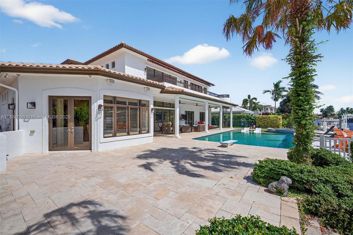 Exterior, Pool