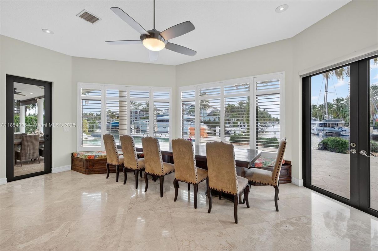 Dining room, Interior, Recessed Lighting