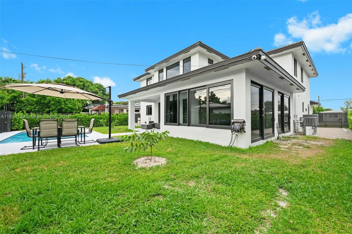 Backyard, Exterior