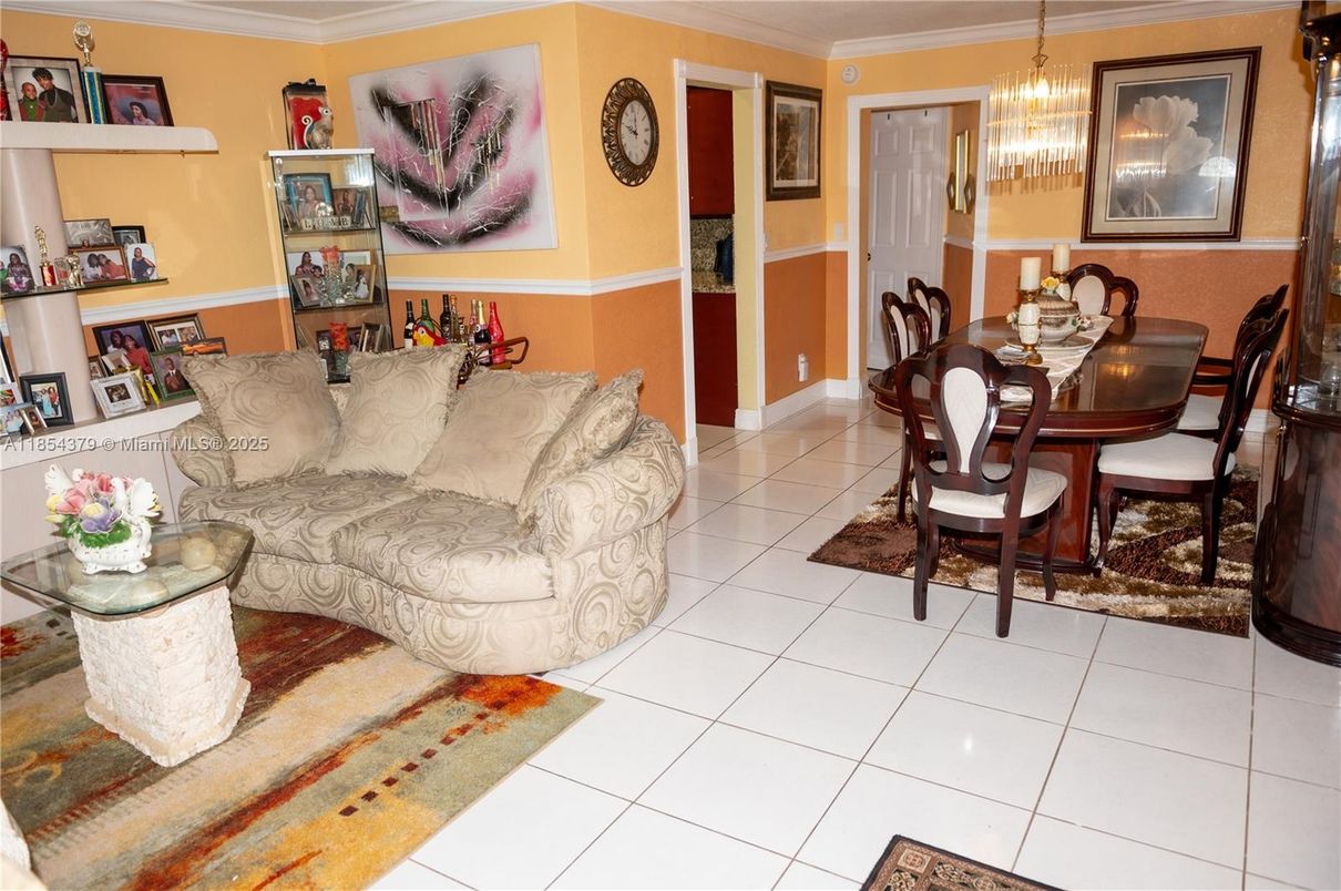 Chandelier, Dining room, Interior