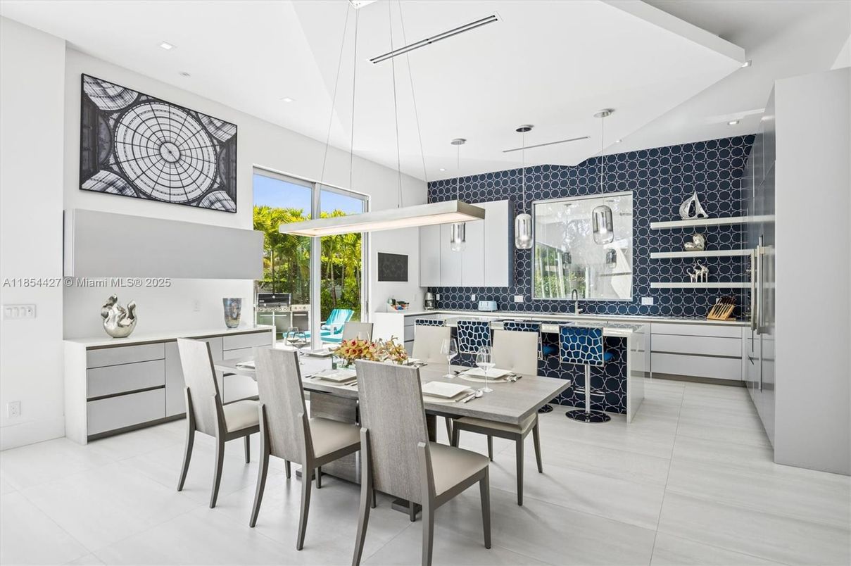 Dining room, Interior, Kitchen, Pendant Lights, Recessed Lighting