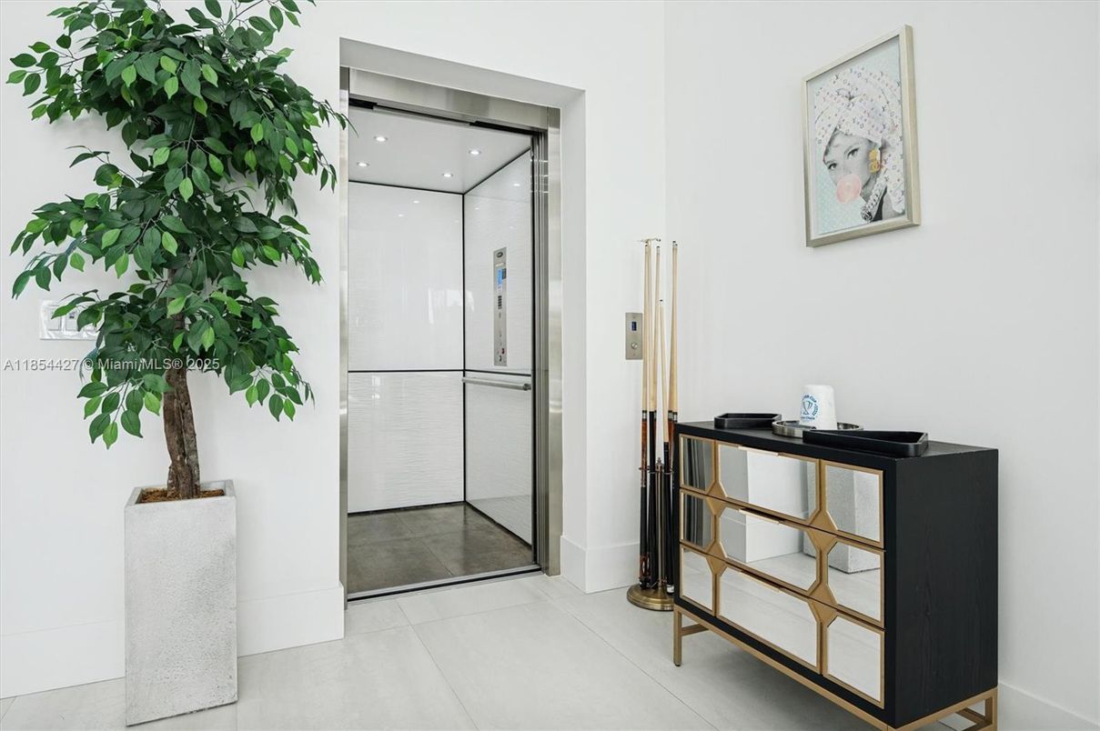Interior, Recessed Lighting