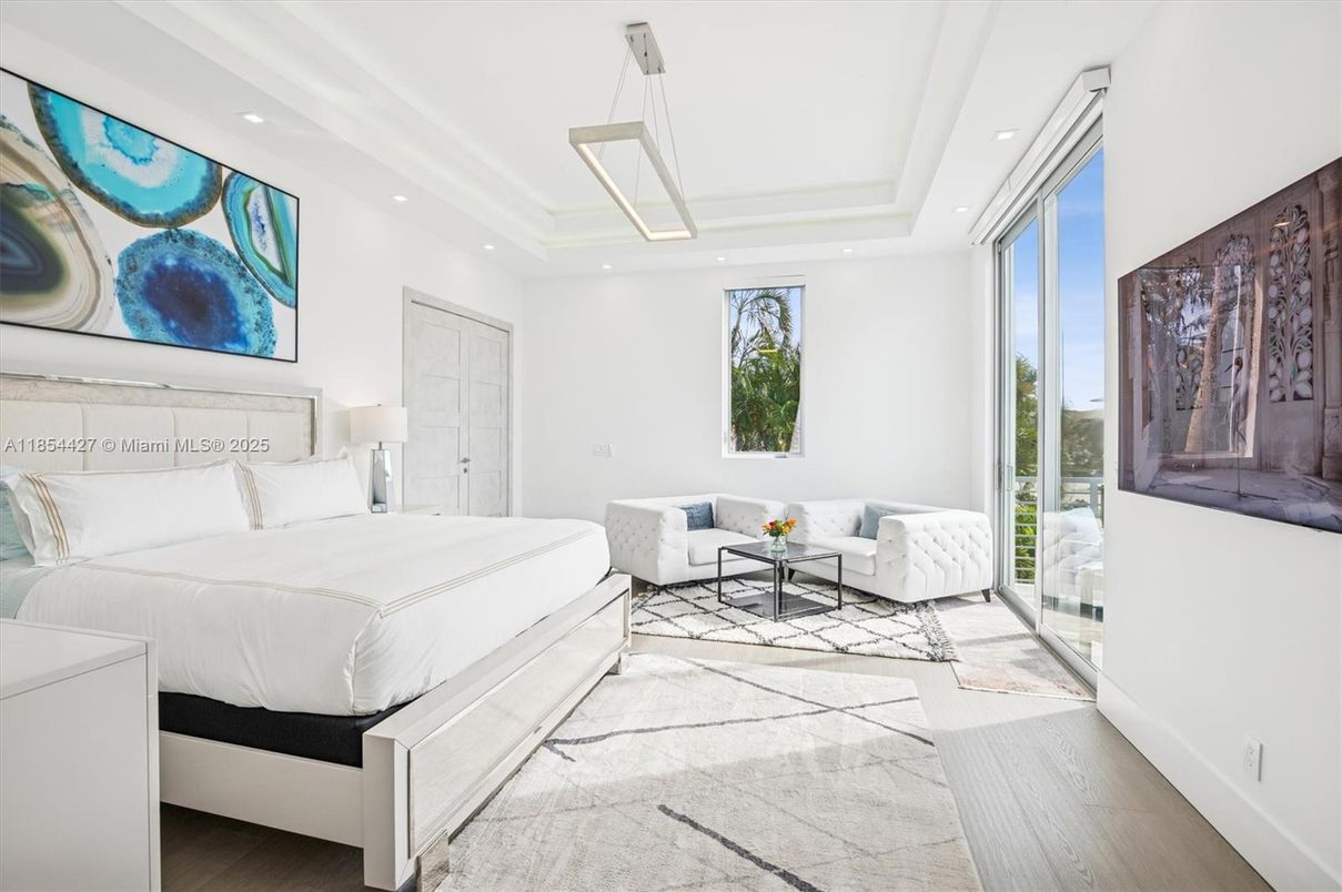 Bedroom, Interior, Pendant Lights, Recessed Lighting, Wood Texture Flooring