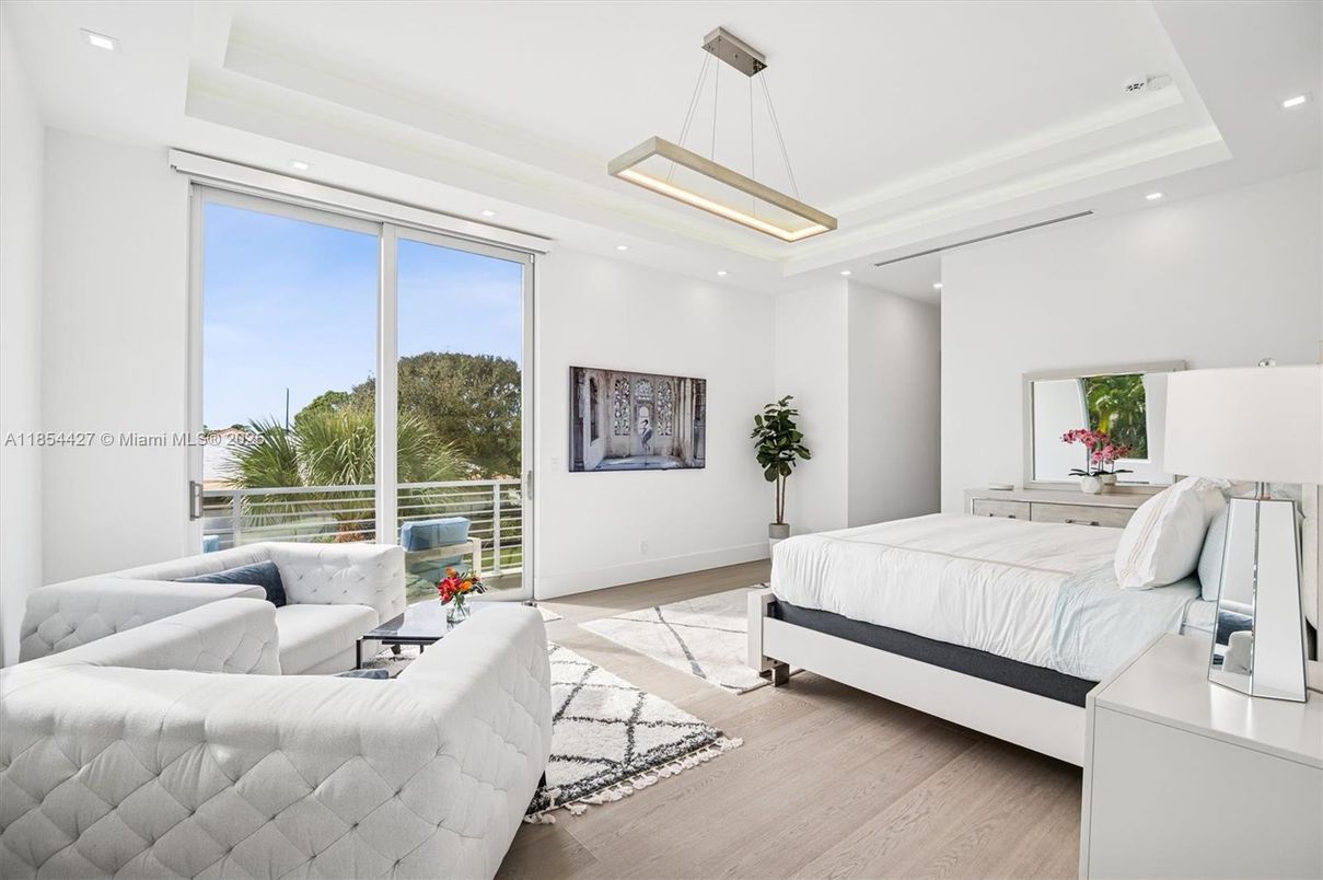 Bedroom, Interior, Pendant Lights, Recessed Lighting, Wood Texture Flooring