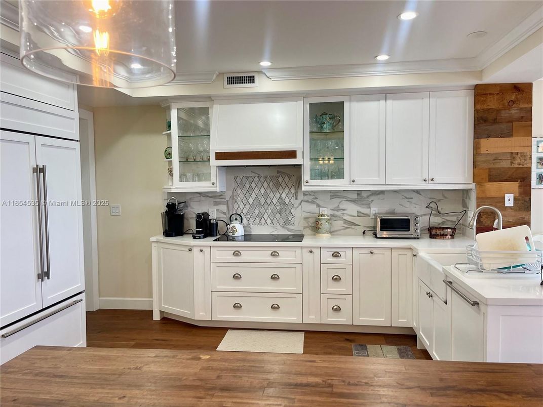 Interior, Kitchen, Marble Walls, Recessed Lighting, Wood Texture Flooring