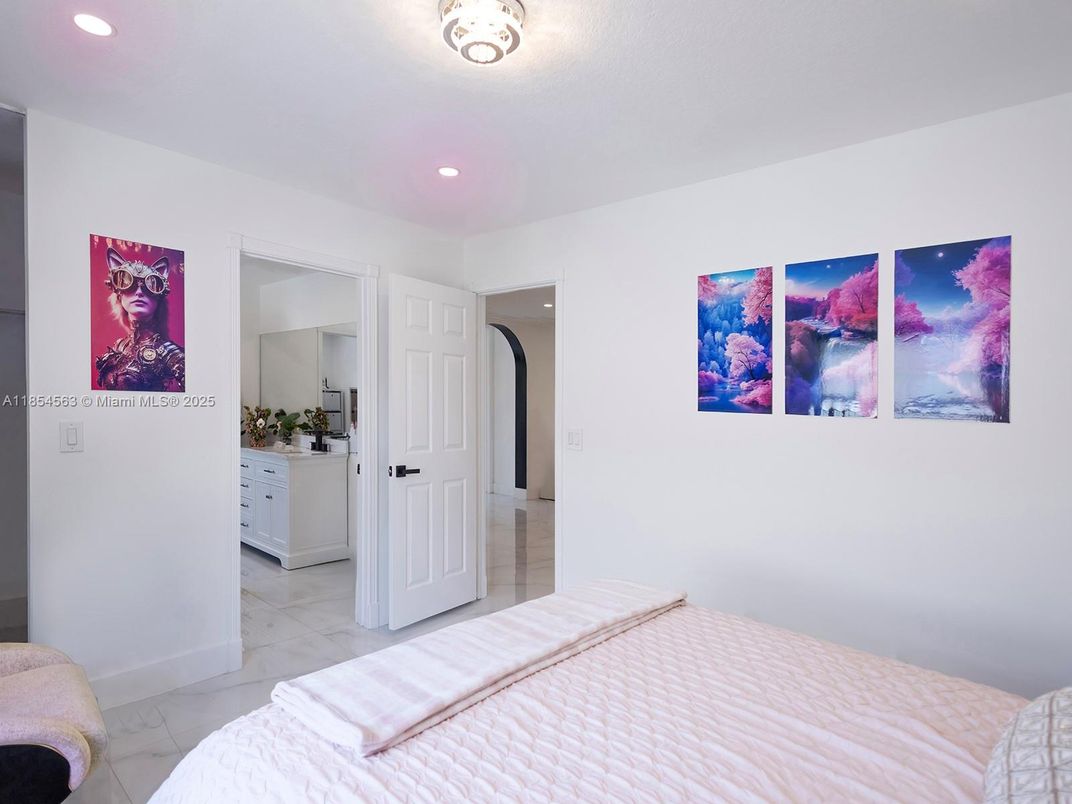 Bedroom, Interior, Marble, Recessed Lighting