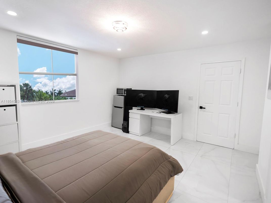 Home Office, Interior, Marble, Recessed Lighting