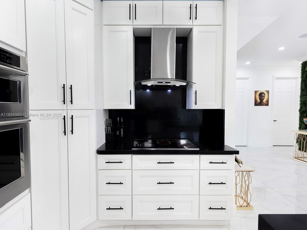 Interior, Kitchen, Marble, Recessed Lighting