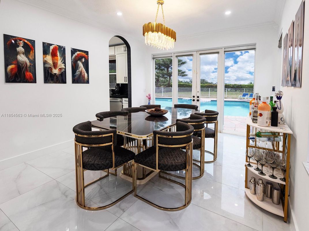 Chandelier, Dining room, Interior, Pendant Lights, Recessed Lighting, Water