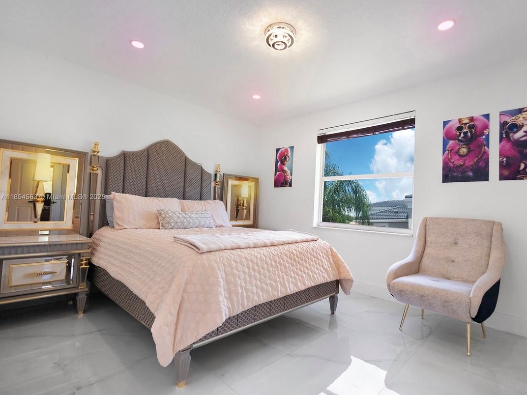 Bedroom, Interior, Recessed Lighting