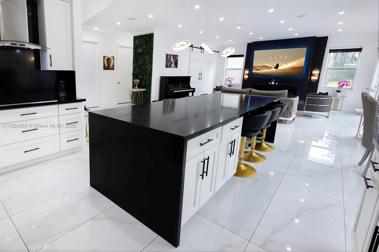 Interior, Kitchen, Living room, Marble, Pendant Lights, Recessed Lighting