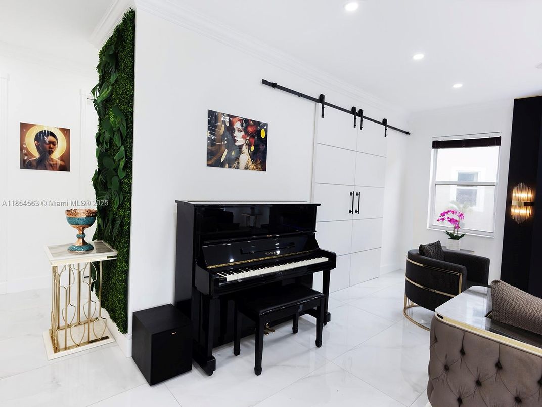 Interior, Piano, Recessed Lighting