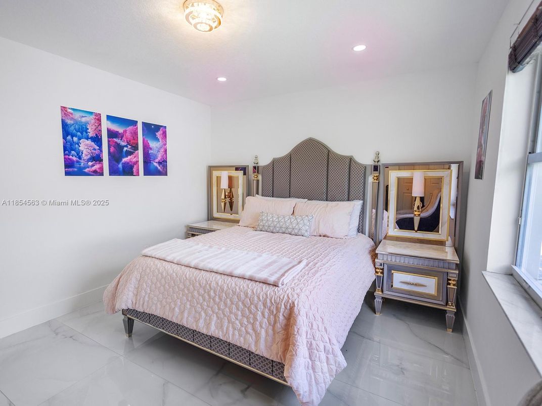 Bedroom, Interior, Marble, Recessed Lighting