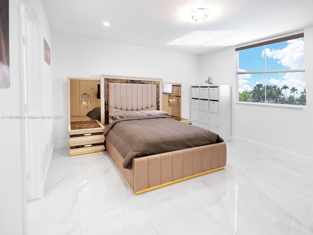 Bedroom, Interior, Marble, Recessed Lighting