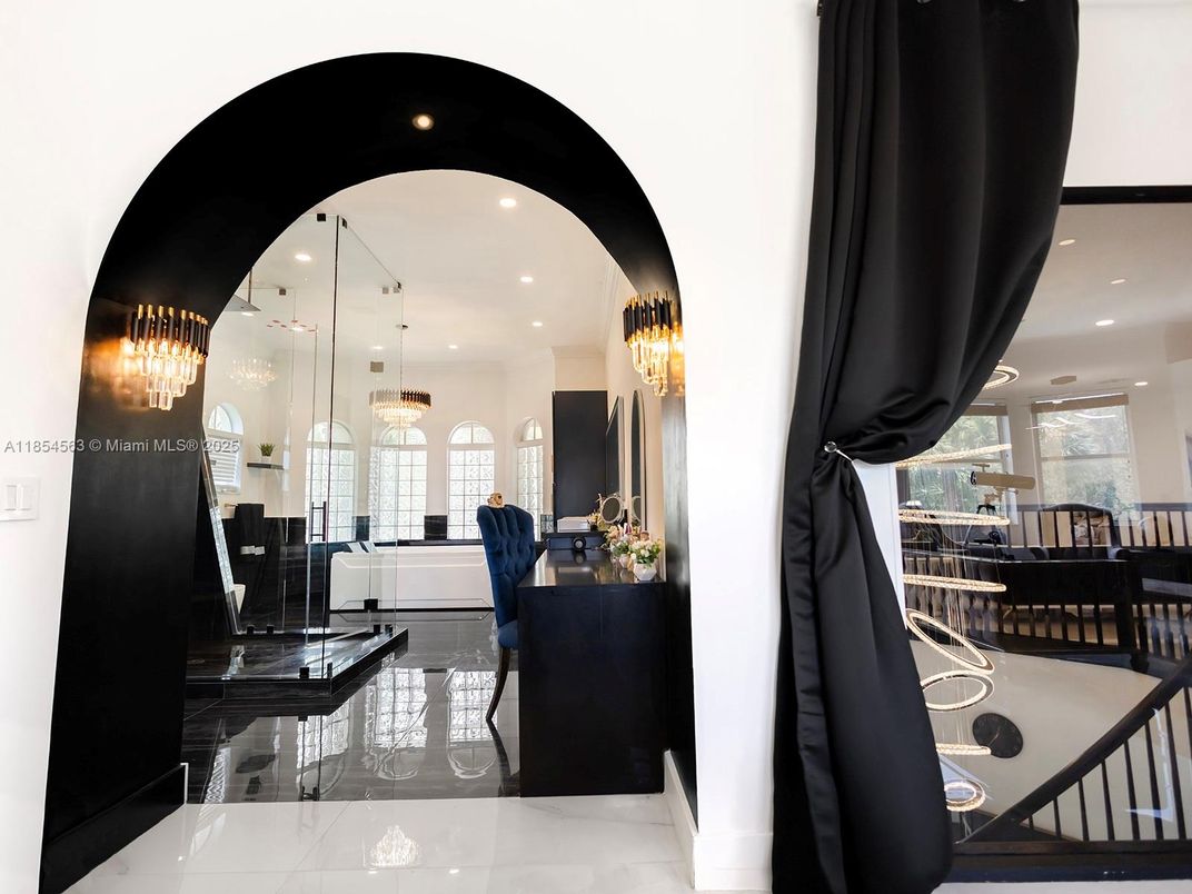 Dining room, Interior, Pendant Lights, Recessed Lighting