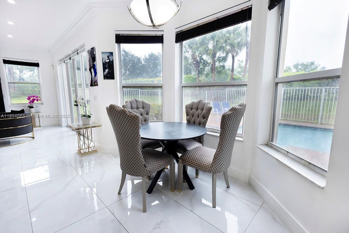 Dining room, Interior, Recessed Lighting