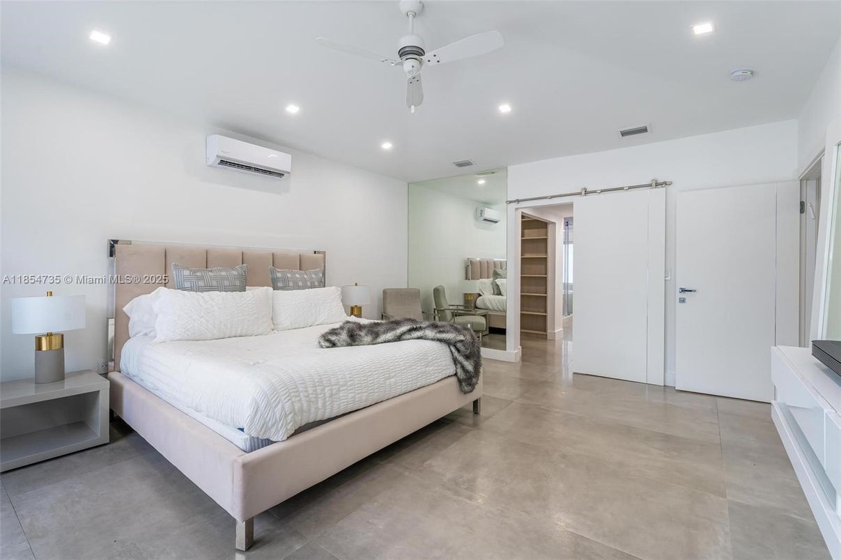 Bedroom, Interior, Recessed Lighting