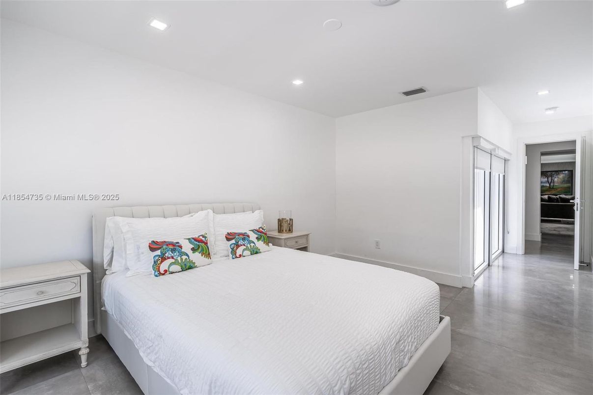 Bedroom, Interior, Recessed Lighting